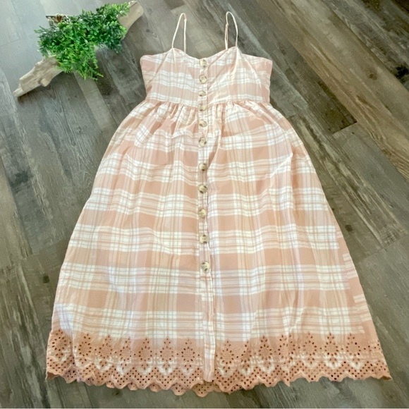 HARPER Light Mauve & White Checkered Adjustable Strap Midi w/ Eyelet Detailing - Picture 1 of 14